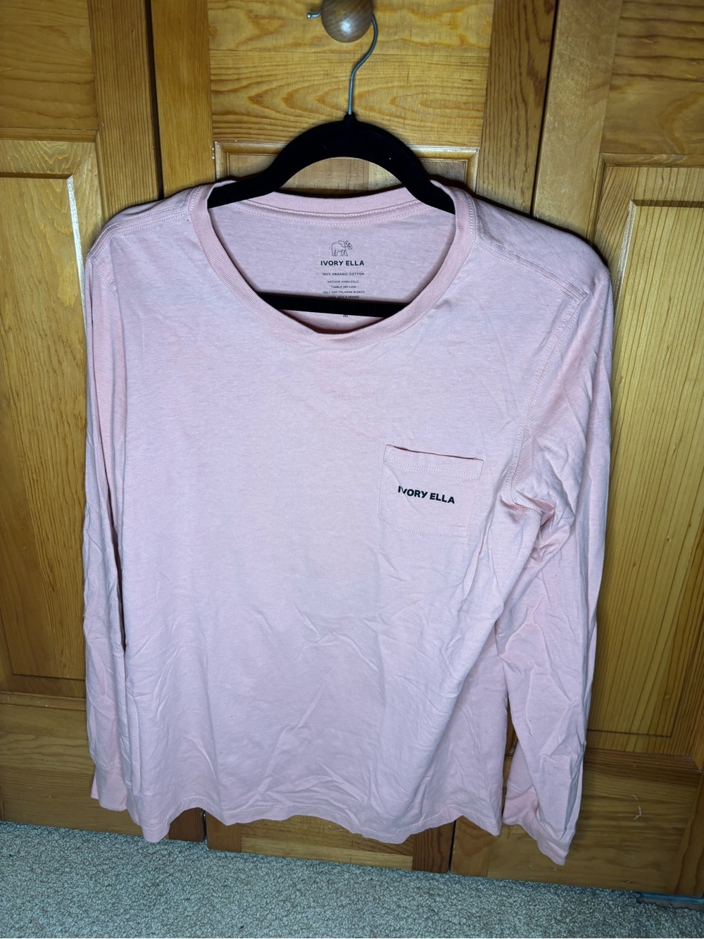 ivory ella Women’s Long Sleeve Pocket Tee - Pale Pink